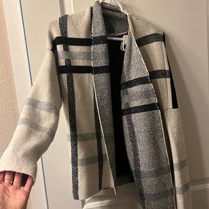 NWOT Banana Republic Sweater Shall